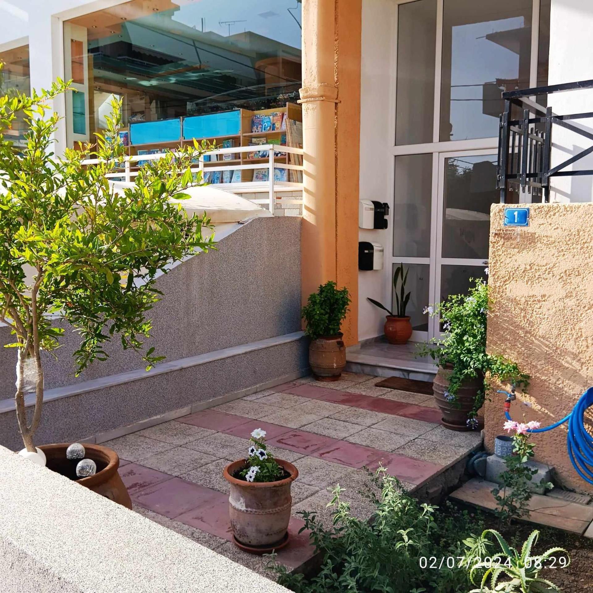 Good Life Apartment *